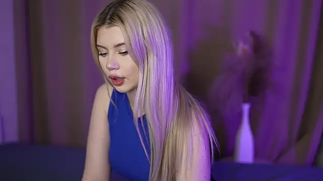 AshleyNikoo online show from November 2025 03:49:02 PM