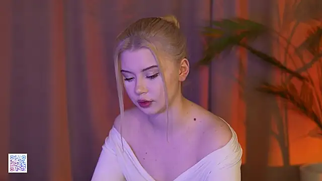 AshleyNikoo online show from November 2025 04:51:01 PM