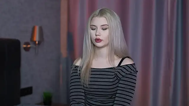 AshleyNikoo online show from November 2025 04:29:01 PM