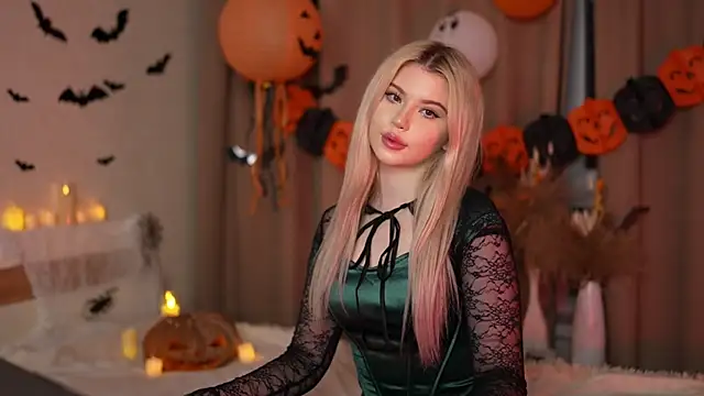 AshleyNikoo online show from October 2025 03:55:01 PM