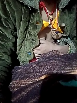 Snapshot of Lona2525 chatting on December 2025 07:31:01 PM Lona2525 online show from December 2025 07:31:01 PM