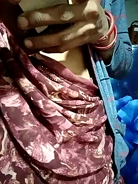 Snapshot of Lona2525 chatting on November 2025 07:28:02 PM Lona2525 online show from November 2025 07:28:02 PM