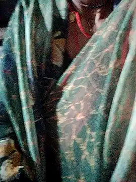 Snapshot of Lona2525 chatting on November 2025 08:46:01 PM Lona2525 online show from November 2025 08:46:01 PM