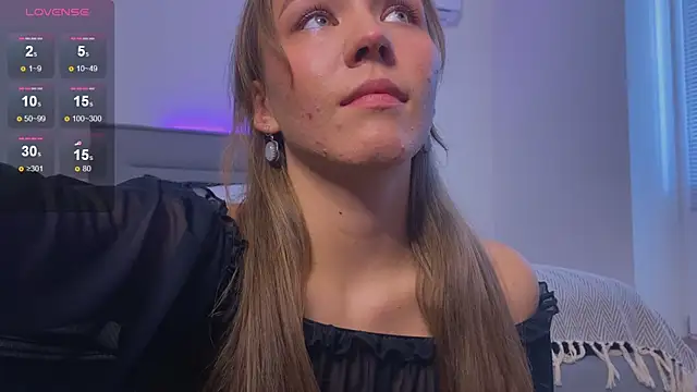 Snapshot of Sienna_Mi_ chatting on October 2025 09:28:02 AM Sienna Mi online show from October 2025 09:28:02 AM