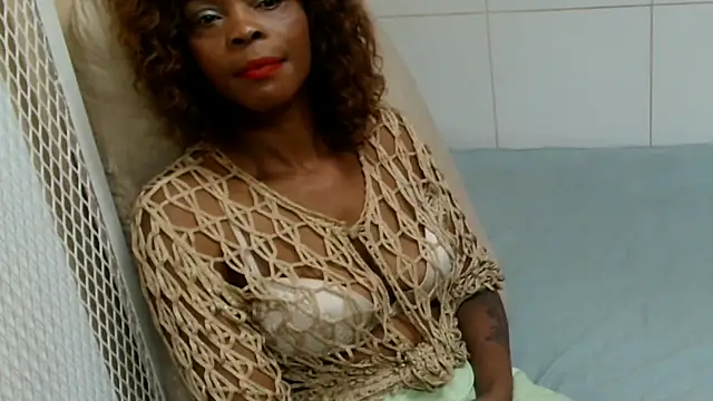 Snapshot of MaturePrettyLady43 chatting on November 2025 05:54:01 AM MaturePrettyLady43 online show from November 2025 05:54:01 AM