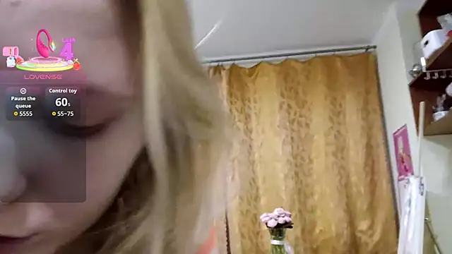 Snapshot of xX_Looola_Xx chatting on November 2025 02:27:02 PM xX Looola Xx online show from November 2025 02:27:02 PM