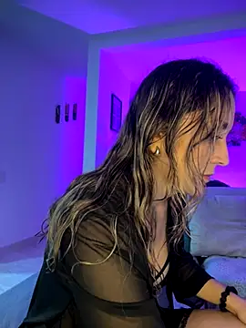 Mariana gom online show from November 2025 03:32:02 AM