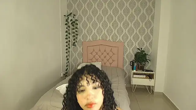 annalise goerts online show from December 2025 01:35:02 PM