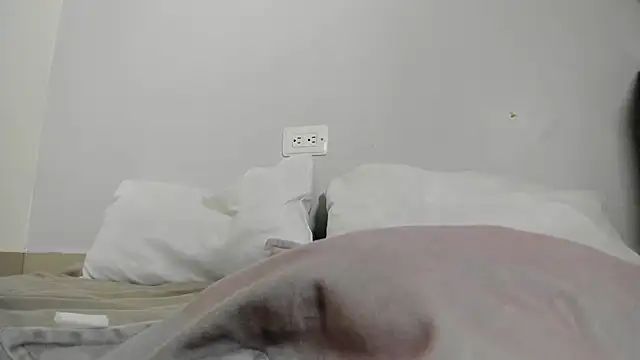 Snapshot of annalise_goerts chatting on November 2025 12:53:02 PM annalise goerts online show from November 2025 12:53:02 PM