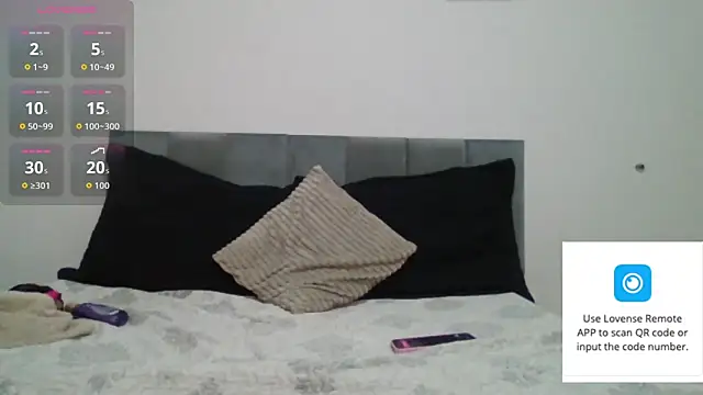 AlinemariaX online show from November 2025 07:08:01 PM