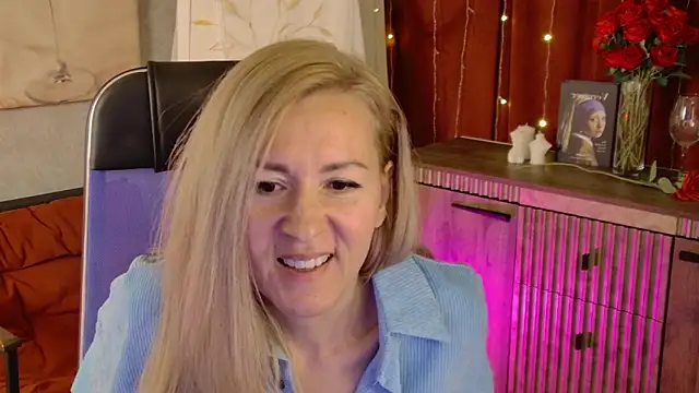 DonnaSmitth online show from May 2026 07:25:02 PM