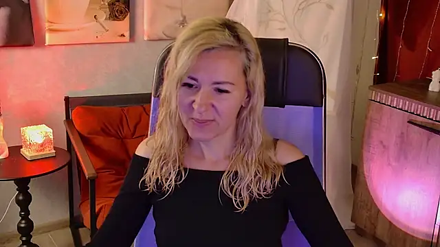 DonnaSmitth online show from July 2026 06:41:01 PM