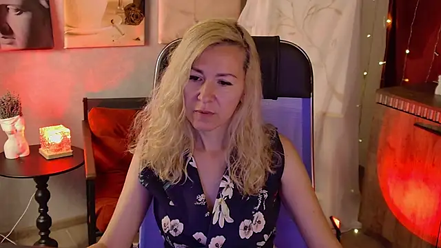 DonnaSmitth online show from June 2026 10:21:02 PM