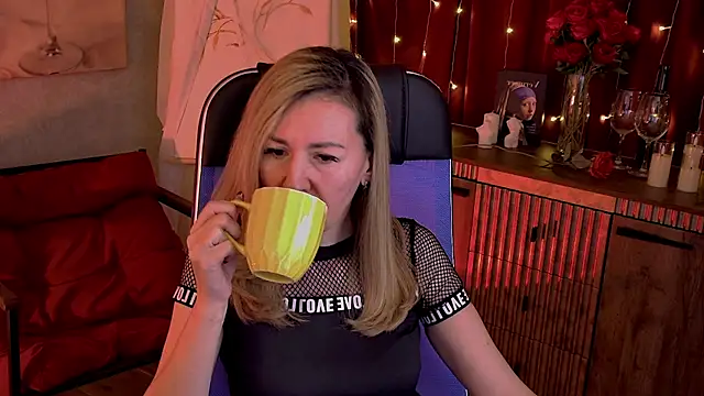 DonnaSmitth online show from April 2026 07:07:01 PM