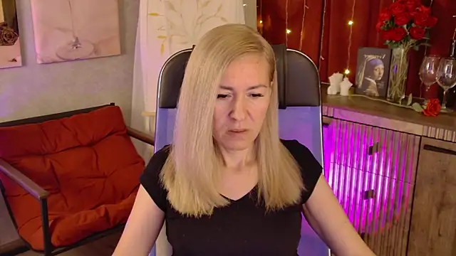 DonnaSmitth online show from May 2026 06:58:01 PM