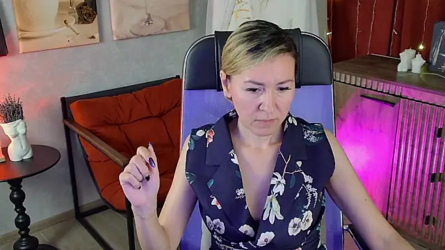 DonnaSmitth online show from May 2026 07:00:01 PM