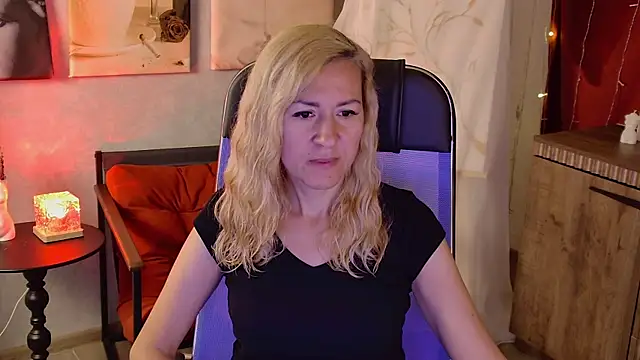 DonnaSmitth online show from July 2026 09:32:01 PM