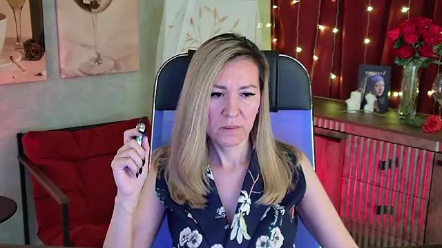 DonnaSmitth online show from April 2026 07:09:01 PM