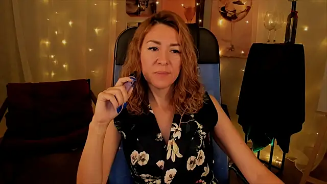 DonnaSmitth online show from November 2025 04:00:01 PM