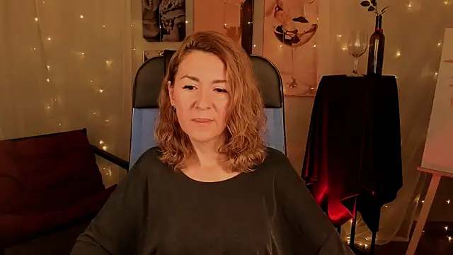 Snapshot of DonnaSmitth chatting on October 2025 04:15:02 PM DonnaSmitth online show from October 2025 04:15:02 PM