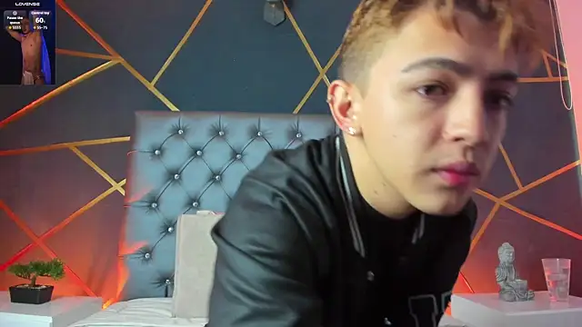 Lian Miller1  online show from October 2025 12:15:02 PM