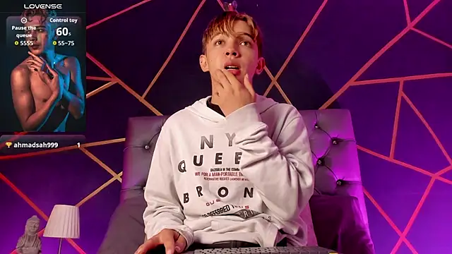 Lian Miller1  online show from April 2026 12:22:01 PM