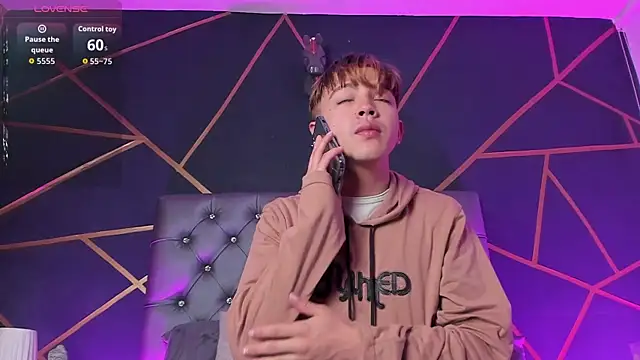 Lian Miller1  online show from March 2026 12:18:01 PM