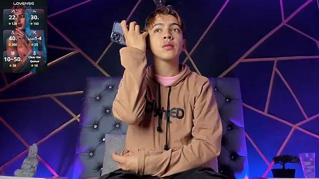 Lian Miller1  online show from January 2026 12:30:01 PM