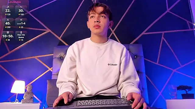 Lian Miller1  online show from February 2026 12:16:02 PM