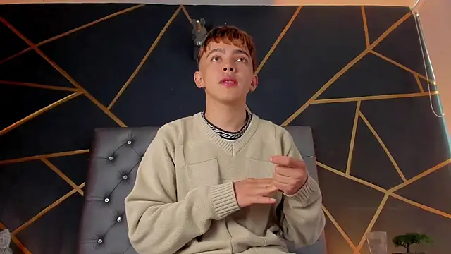 Lian Miller1  online show from December 2025 12:37:01 PM