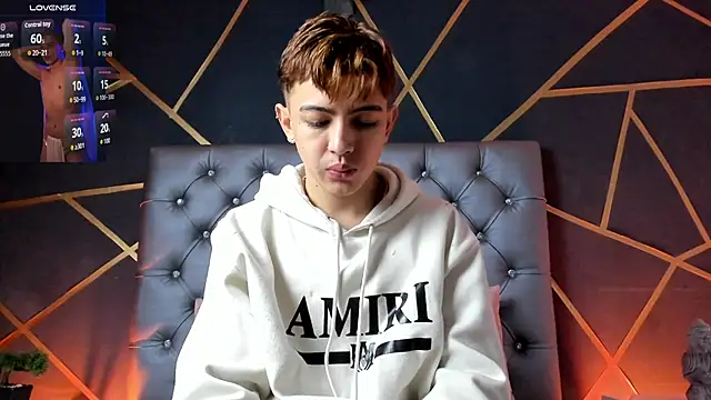 Lian Miller1  online show from November 2025 12:20:02 PM