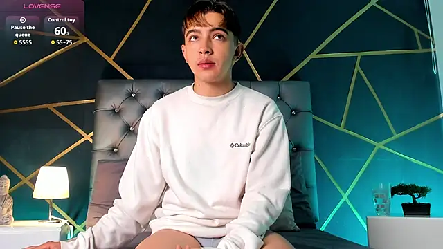 Lian Miller1  online show from March 2026 12:21:03 PM