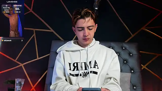 Lian Miller1  online show from December 2025 12:28:02 PM