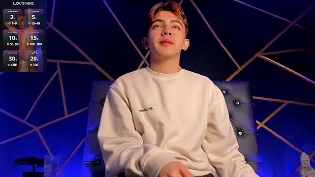 Lian Miller1  online show from December 2025 12:43:02 PM