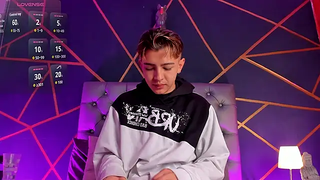 Lian Miller1  online show from March 2026 12:42:02 PM