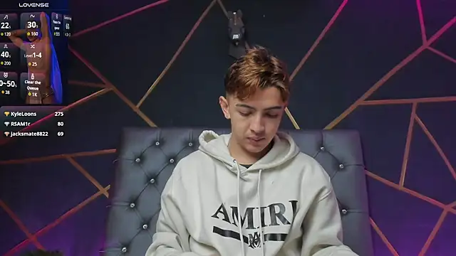 Lian Miller1  online show from November 2025 12:20:01 PM