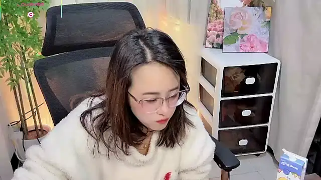 NEWONETO online show from February 2026 07:45:02 PM