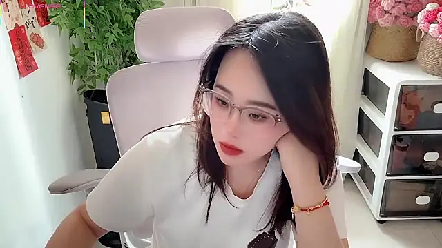 Snapshot of NEWONETO chatting on May 2026 05:11:01 AM NEWONETO online show from May 2026 05:11:01 AM