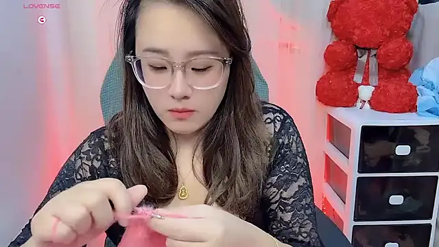 NEWONETO online show from November 2025 09:46:02 AM