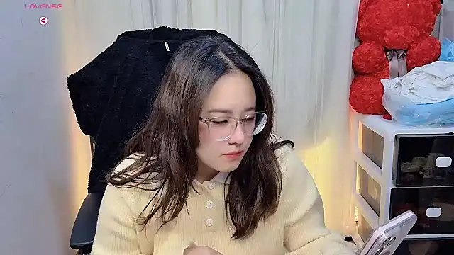 NEWONETO online show from November 2025 12:27:01 PM