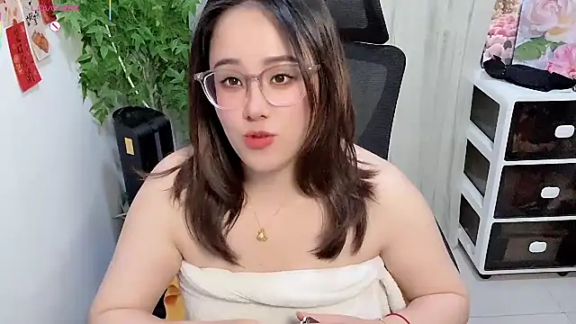 Snapshot of NEWONETO chatting on April 2026 06:10:01 PM NEWONETO online show from April 2026 06:10:01 PM