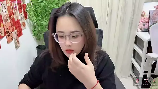 NEWONETO online show from March 2026 12:35:02 PM