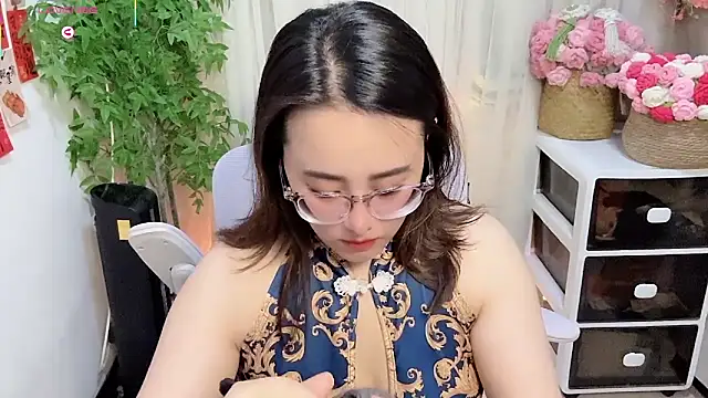 Snapshot of NEWONETO chatting on May 2026 02:53:01 PM NEWONETO online show from May 2026 02:53:01 PM