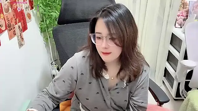 NEWONETO online show from February 2026 12:27:01 PM