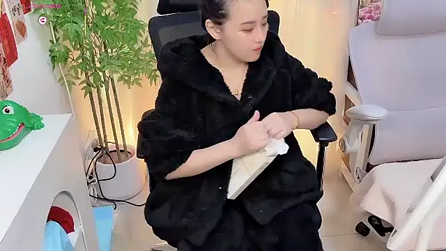 NEWONETO online show from January 2026 02:20:02 PM