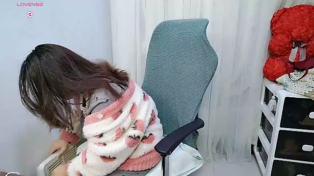 NEWONETO online show from October 2025 03:33:01 PM