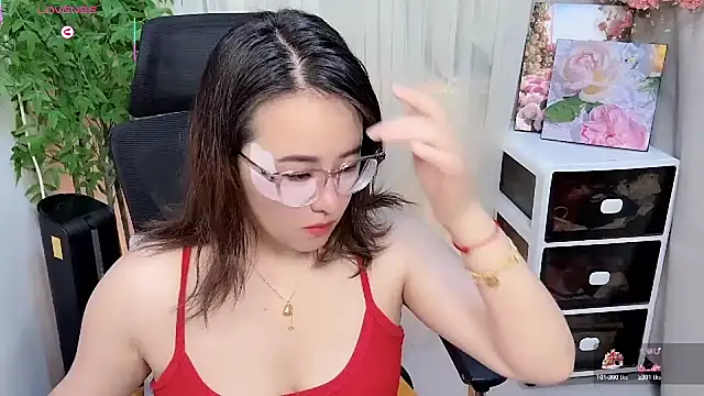 NEWONETO online show from April 2026 12:32:02 PM