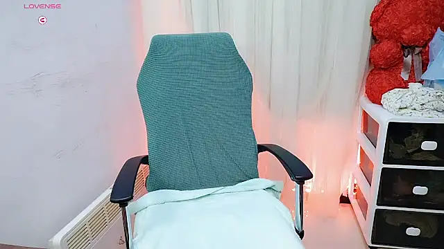 NEWONETO online show from October 2025 09:08:02 AM