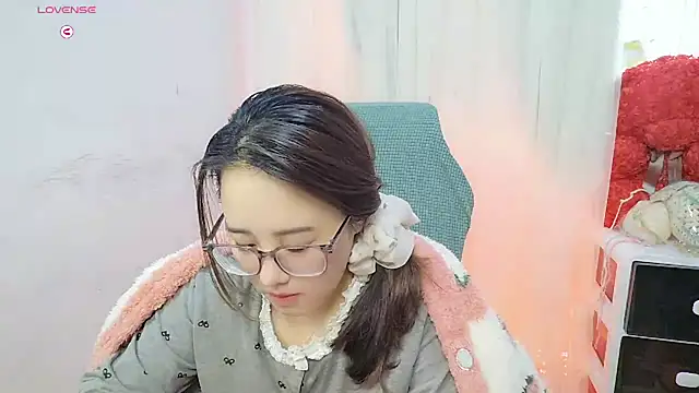 NEWONETO online show from October 2025 01:40:01 AM