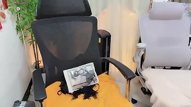 NEWONETO online show from March 2026 03:13:01 PM